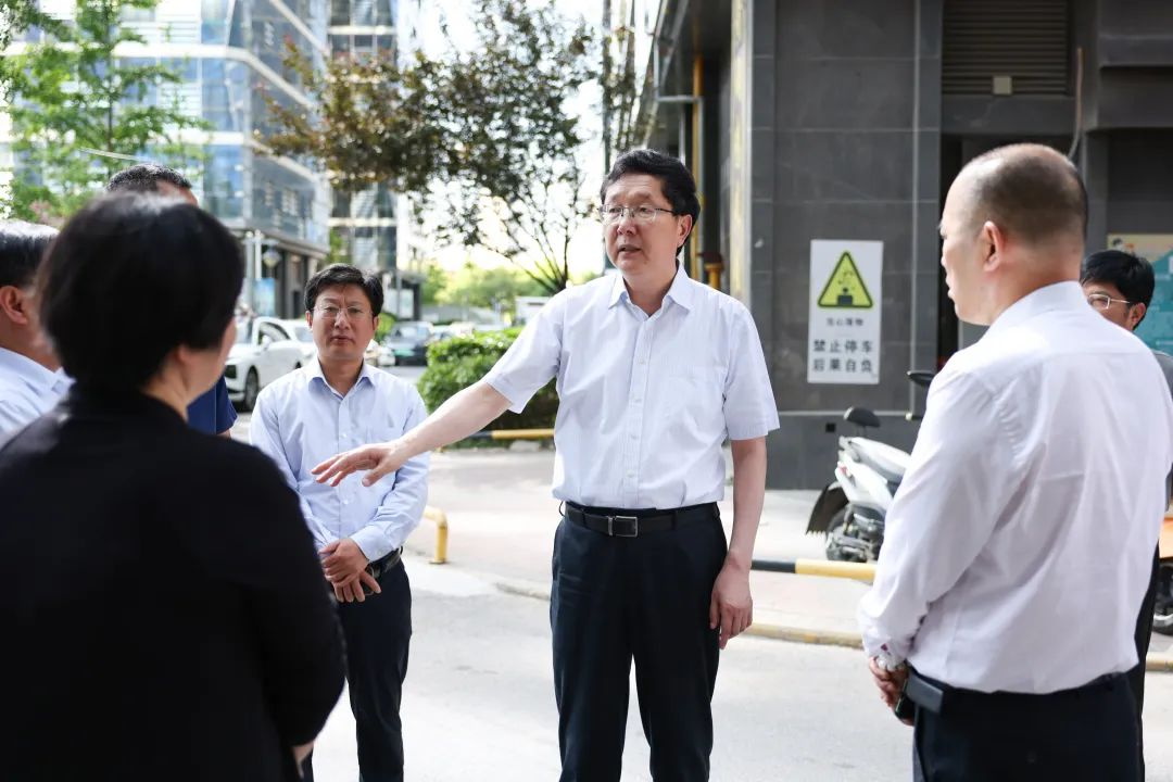 盐城市应急管理局 基层动态 市开发区党工委书记王旭东督查消防安全