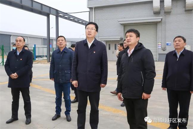 盐城市应急管理局 基层动态 市开发区管委会主任王旭东检查节前安全